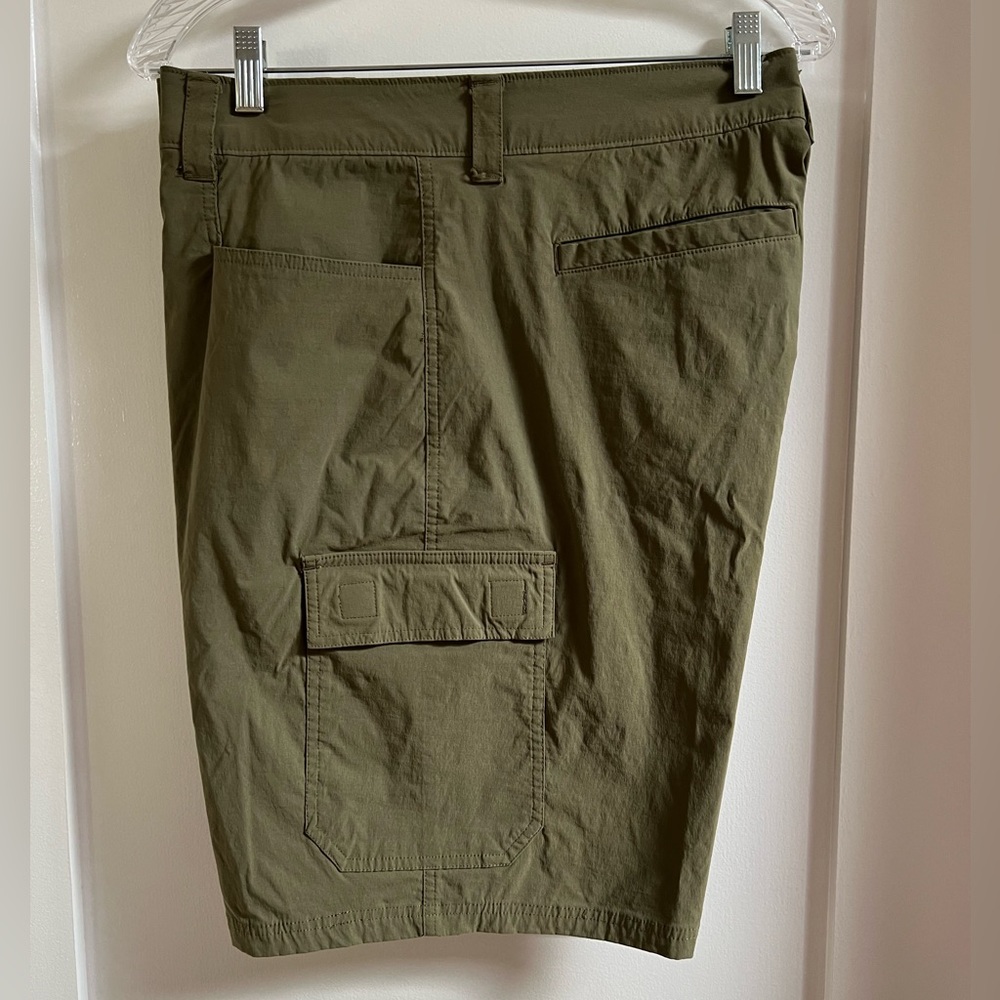 Orvis Men’s Tech Cargo Shorts  38